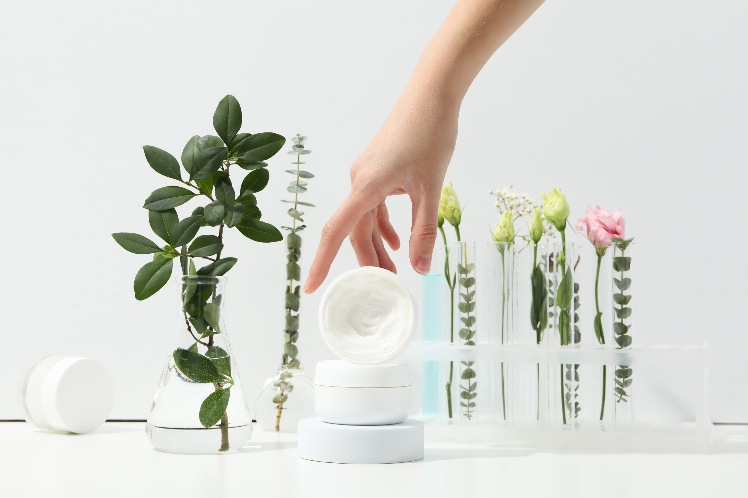 มาตรฐาน COSMOS : กุญแจแห่งความน่าเชื่อถือ และโอกาสใหม่ของอุตสาหกรรมเครื่องสำอางไทย COSMOS Standard : A Gateway to Global Credibility and New Opportunities for Thailand’s Cosmetic Industry