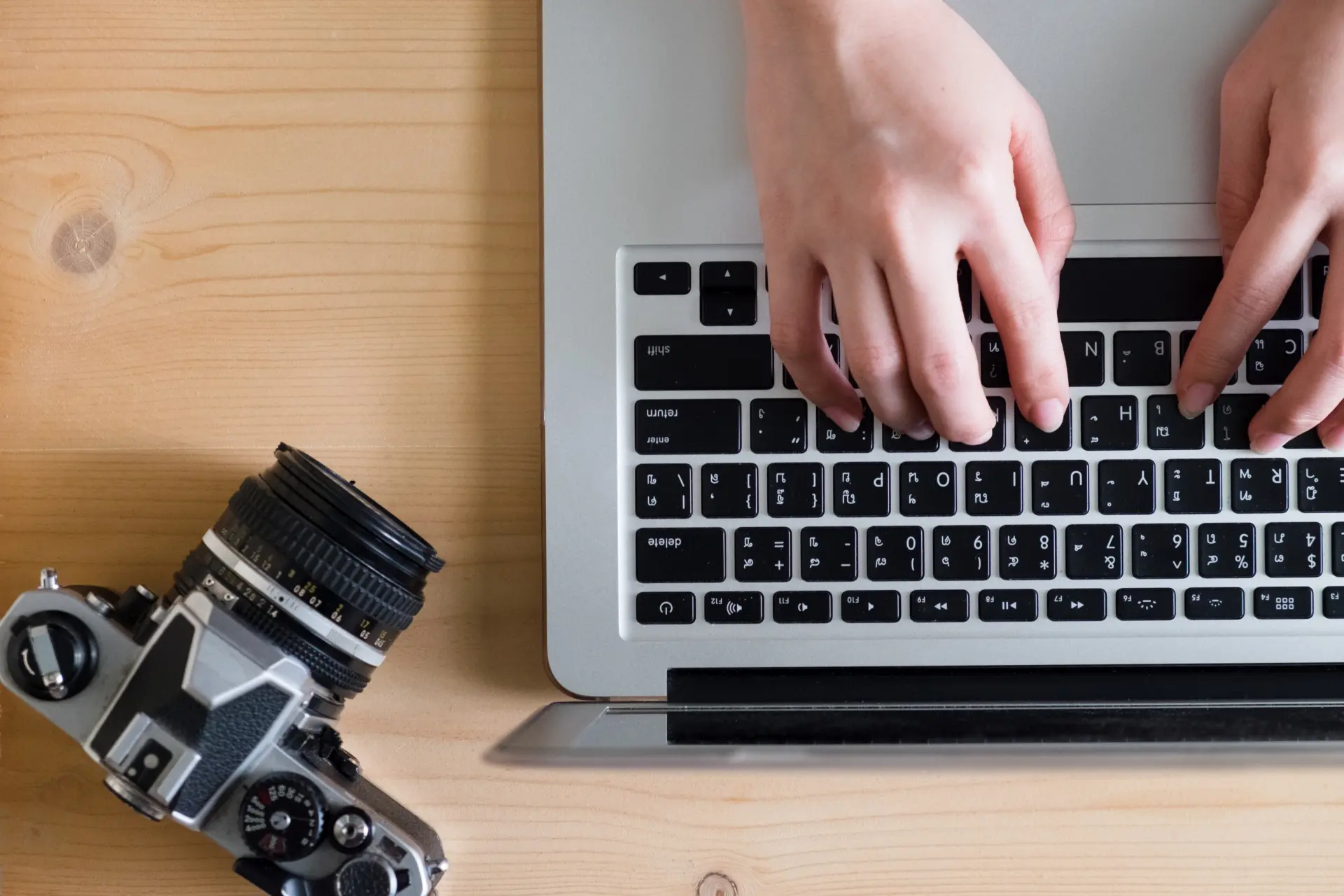 TIBD บริการรับเขียนสคริปต์วิดีโอ : สร้างบท TikTok, YouTube และ Corporate Video โดยมืออาชีพ พร้อมถ่ายทำได้จริง