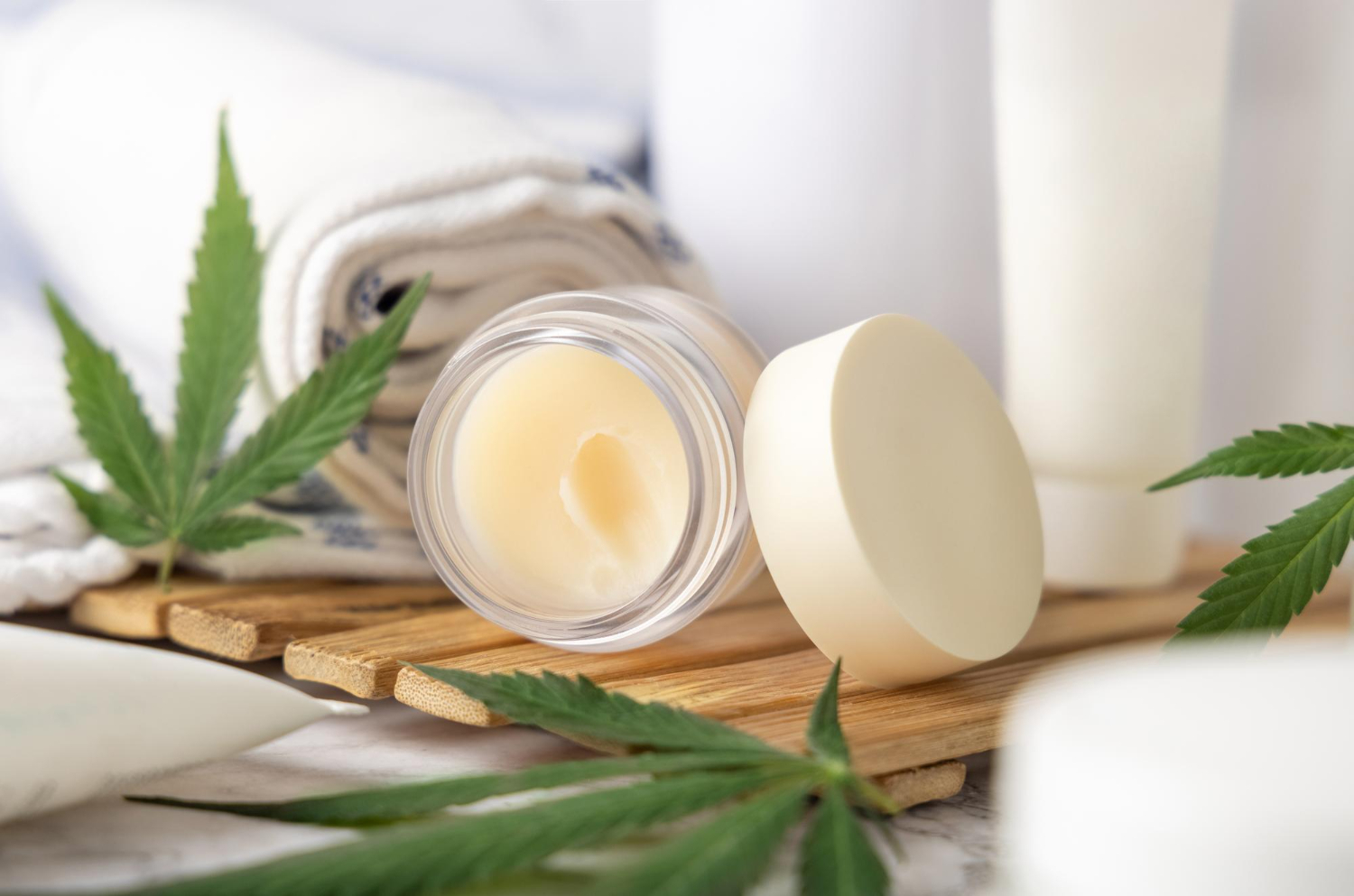 บริการทดสอบความคงตัวยาน้ำสมุนไพรและยาหม่องสมุนไพร (Herbal Syrup and Balm) บริการทดสอบความคงตัวยาน้ำสมุนไพรและยาหม่องสมุนไพร (Herbal Syrup and Balm)