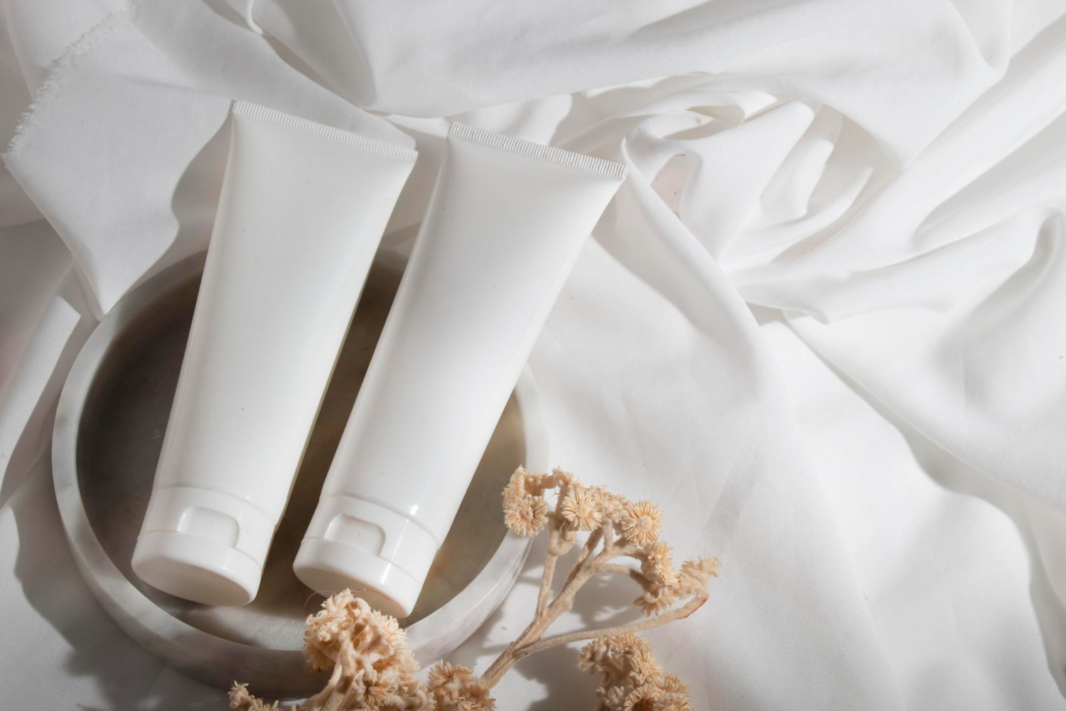 บริการทดสอบกันแดด (Sunscreen Stability Testing): SPF Retention, UV Filter Assay และ Photostability บริการทดสอบกันแดด (Sunscreen Stability Testing): SPF Retention, UV Filter Assay และ Photostability