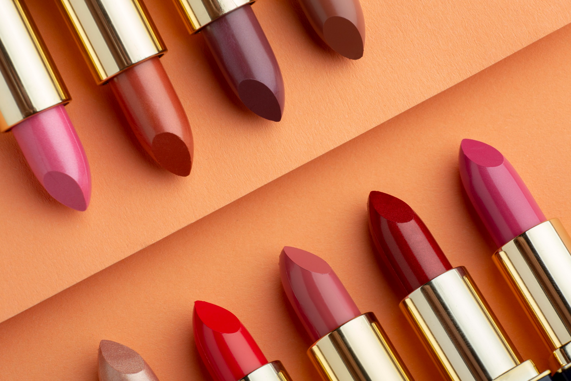 บริการทดสอบความคงตัวเครื่องสำอางสี (Color Cosmetics Stability Testing): ลิปสติก รองพื้น และเครื่องสำอางสี