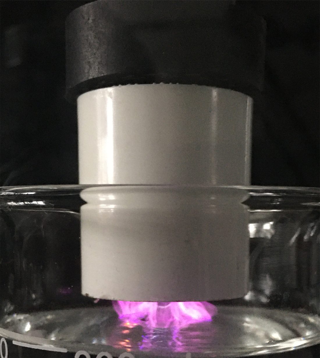 cp-int-p7-paw พลาสมาที่จุดติดบนผิวน้ำโดยตรง คือวิธีทำน้ำพลาสมา (Plasma Activated Water)
